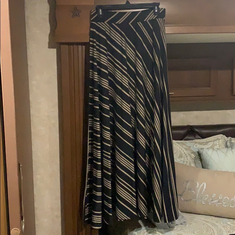 Ankle-length a-line maxim skirt